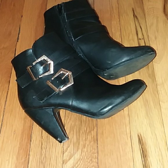 Chinese Laundry black zip up buckled booties 5 - Picture 5 of 5